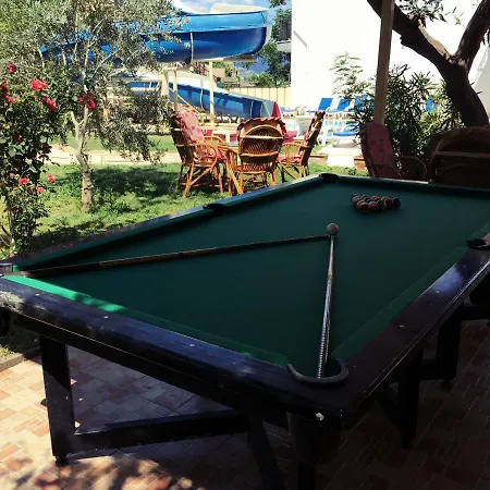 Zeus Turunc Hotel 马尔马里斯